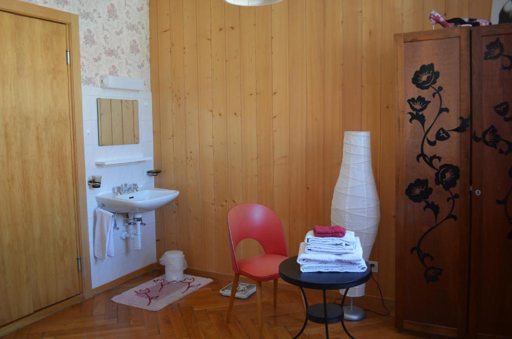 Chambres D'Hotes Le Passiflore Les Brenets Exterior foto